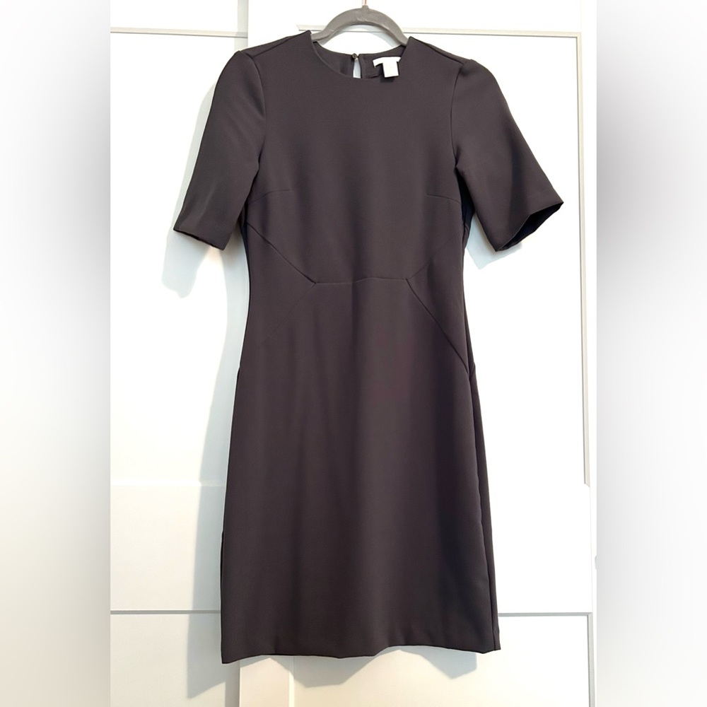 H&M sheath dress in taupe grey color with peekaboo in the back  6